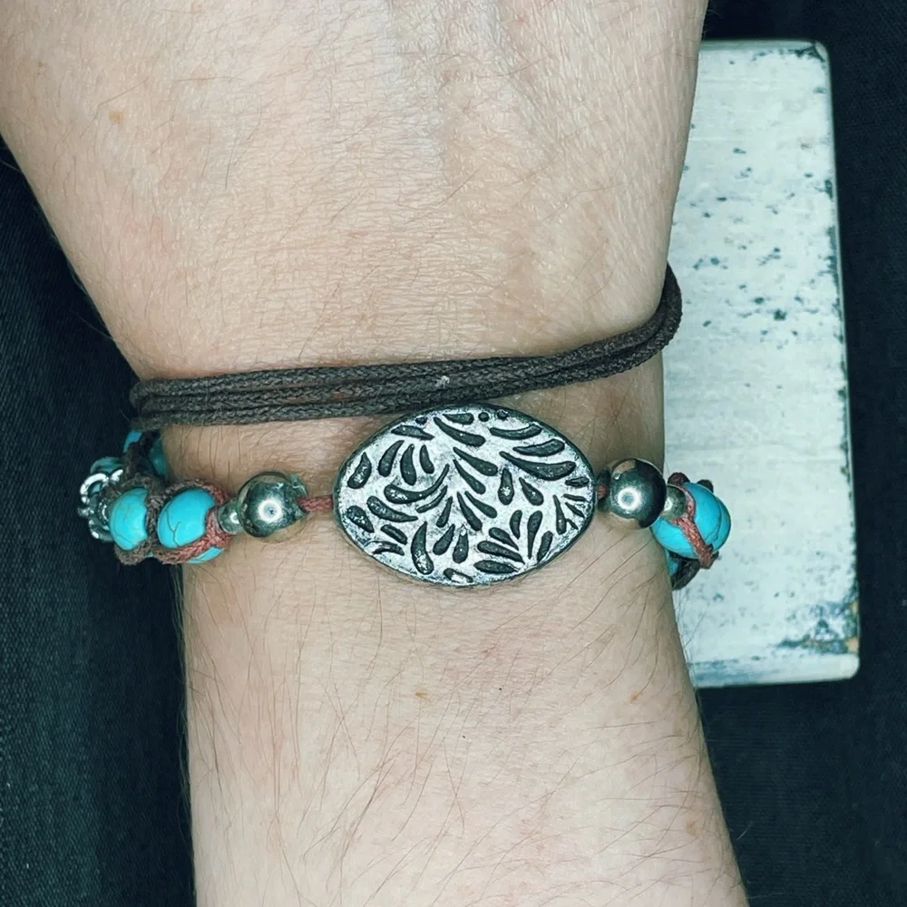 4032u. Brown Handmade Southwest Wrap Howlite Turquoise Color Bracelet